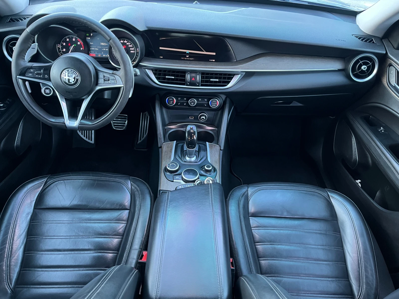 Alfa Romeo Stelvio 2.0 Turbo.Q4.Топ съсояние.Собствен лизинг!!!, снимка 13 - Автомобили и джипове - 53788326