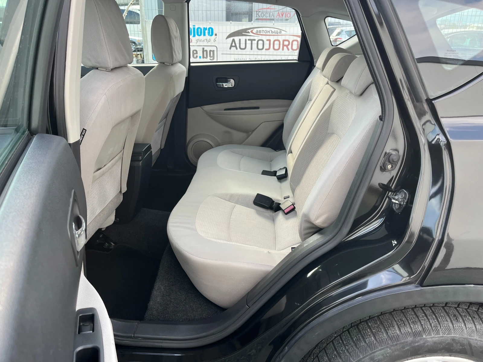 Nissan Qashqai 1.6i-Газов Инжекцион, снимка 14 - Автомобили и джипове - 54053773