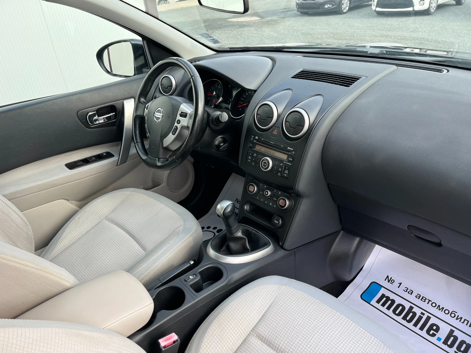 Nissan Qashqai 1.6i-Газов Инжекцион, снимка 8 - Автомобили и джипове - 54053773