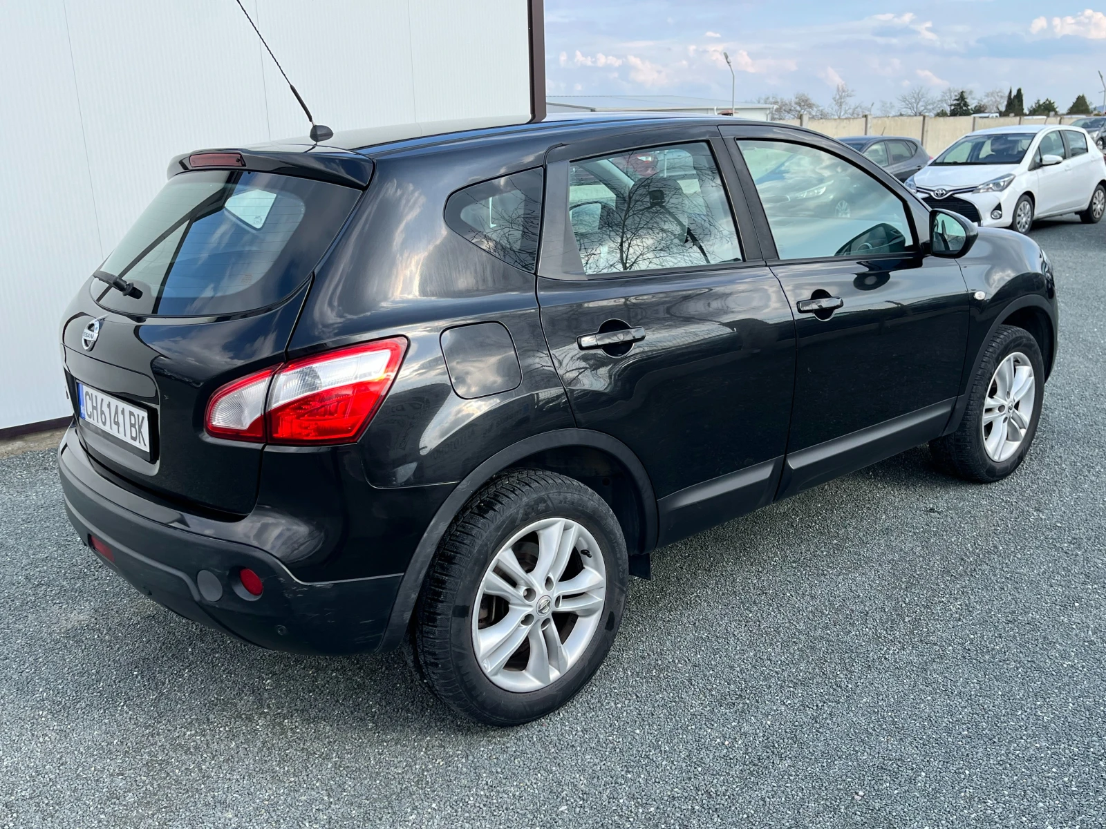 Nissan Qashqai 1.6i-Газов Инжекцион, снимка 5 - Автомобили и джипове - 54053773