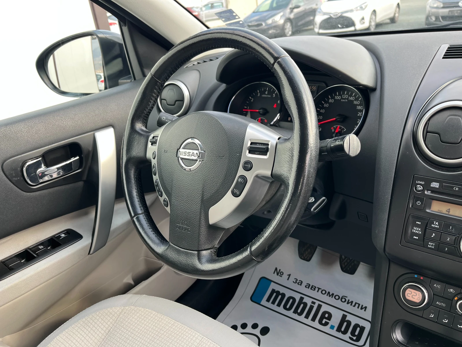 Nissan Qashqai 1.6i-Газов Инжекцион, снимка 9 - Автомобили и джипове - 54053773