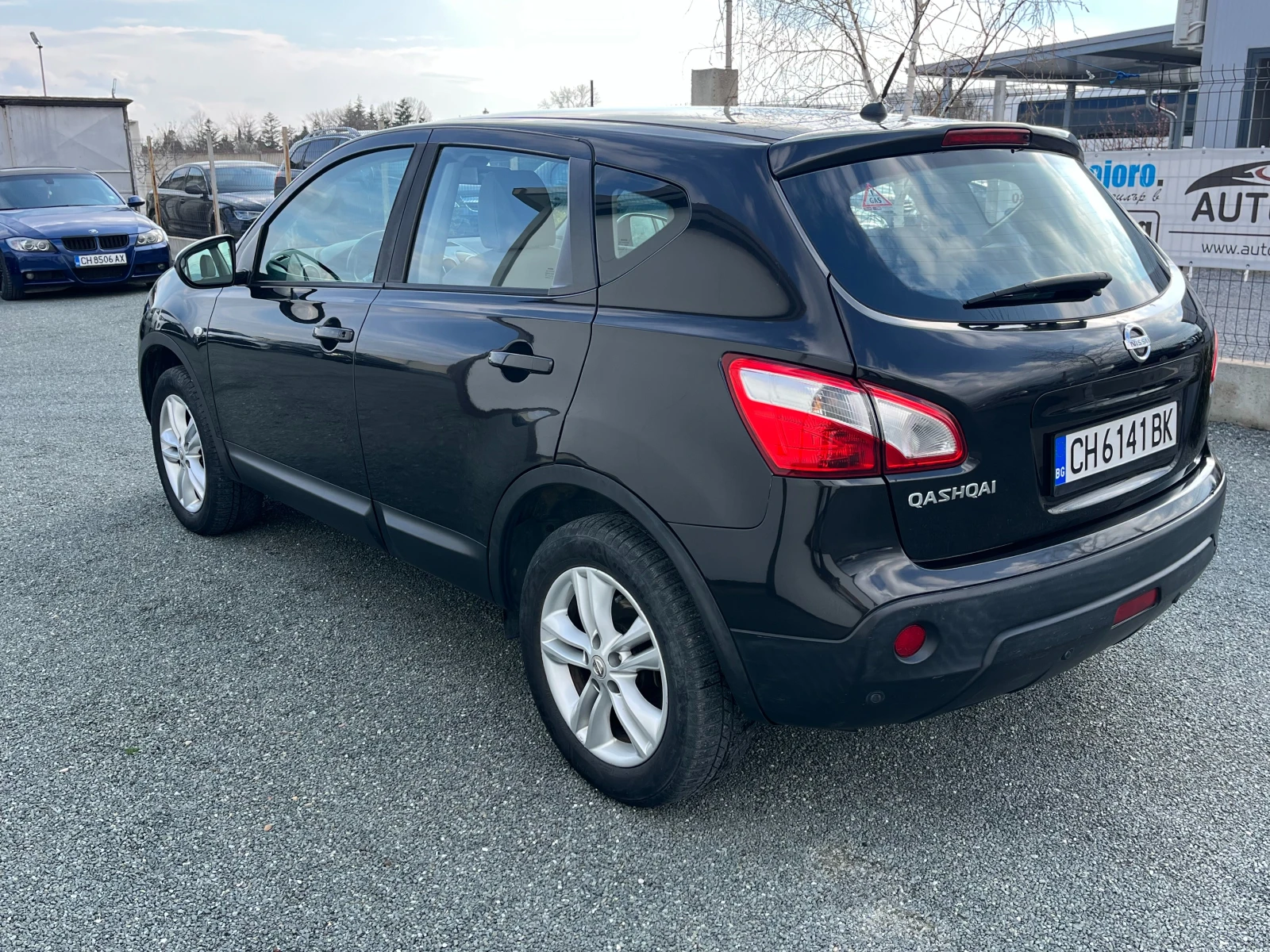 Nissan Qashqai 1.6i-Газов Инжекцион, снимка 2 - Автомобили и джипове - 54053773