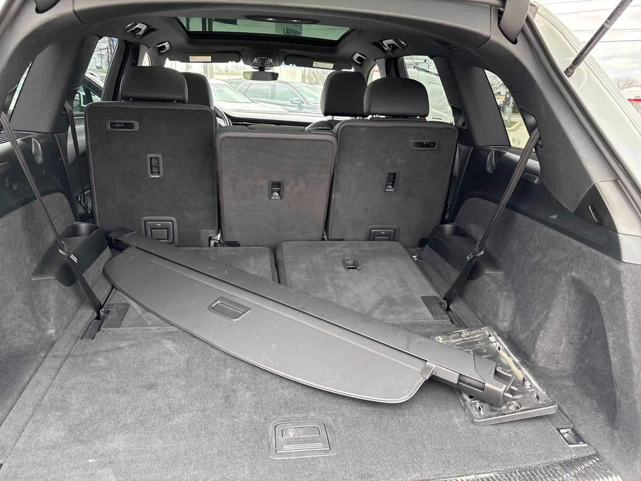 Audi Q7 * Komfort * ПОДГРЕВ* ПАНОРАМА* 7 МЕСТА* , снимка 13 - Автомобили и джипове - 54185640