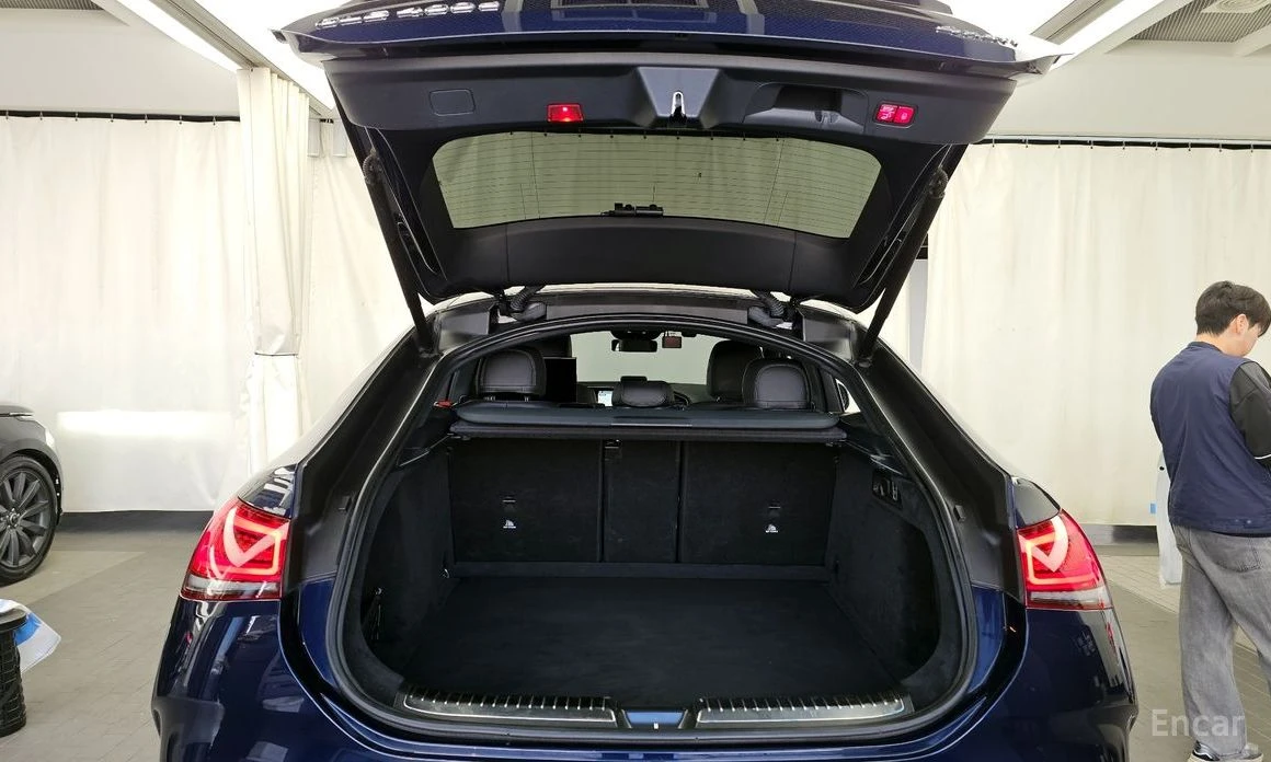 Mercedes-Benz GLE 400 4MATIC* COUPE* AMG* BURMESTER* HEAD-UP* 360 CAM, снимка 7 - Автомобили и джипове - 54207127