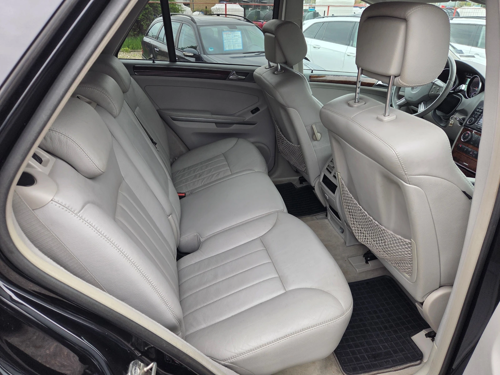 Mercedes-Benz ML 320 320 cdi/4 matic, снимка 11 - Автомобили и джипове - 54262544