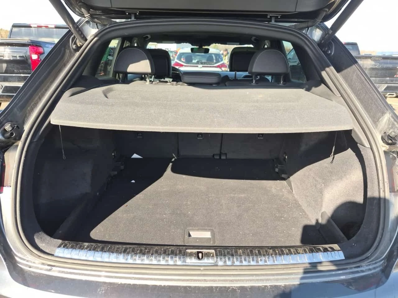 Audi Q3 TECHNIK 45TFSI| 360 КАМЕРИ| PANORAMA| 2 КЛЮЧА| , снимка 14 - Автомобили и джипове - 54317461