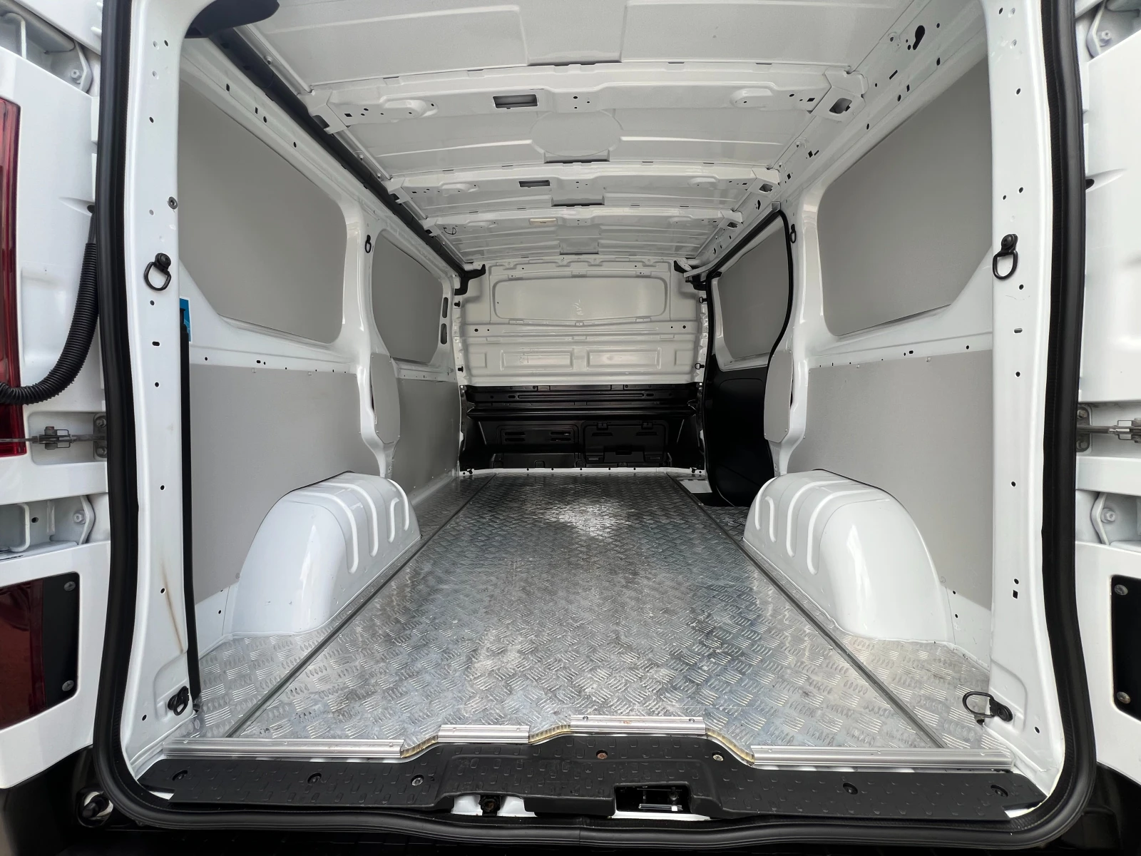 Renault Trafic 2.0DCi 145k.c./3-/160277./. / | Mobile.bg   11