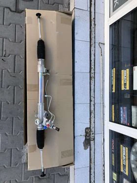 Кормилна рейка TOYOTA HILUX 2WD 442000K021, снимка 1