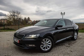 Skoda Superb AmbientLight, Park assist, distronic , снимка 2