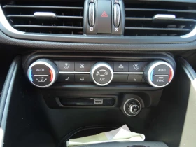 Alfa Romeo Giulia * CARFAX * ЦЕНА ДО БГ - 27650 € / 54078.70 лв. - 80230098 12