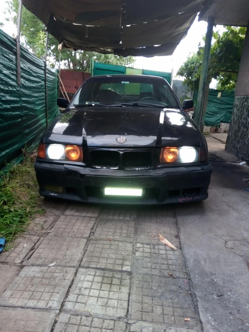 BMW 316 316 i, снимка 1 - Автомобили и джипове - 47639271