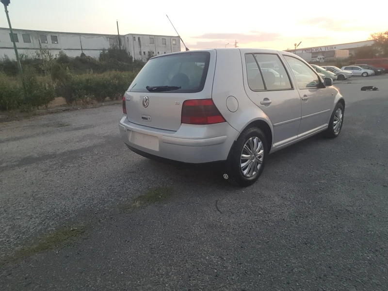 VW Golf, снимка 4 - Автомобили и джипове - 48043891