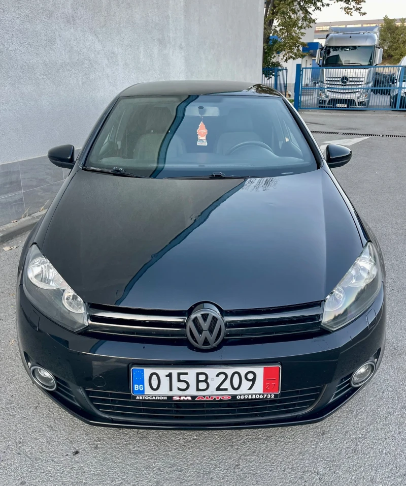 VW Golf 1.6 TDI + + , снимка 8 - Автомобили и джипове - 48394305