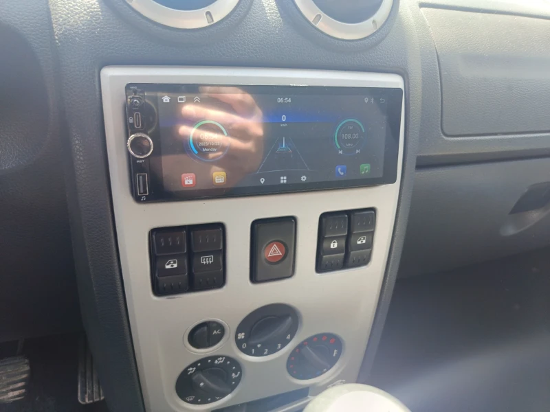 Dacia Logan 1.4 mpi, снимка 7 - Автомобили и джипове - 52299371