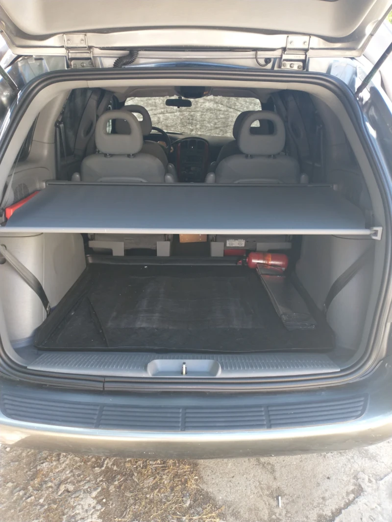 Chrysler Voyager, снимка 11 - Автомобили и джипове - 51314069