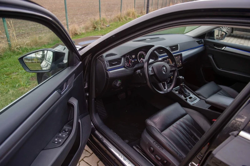 Skoda Superb AmbientLight, Park assist, distronic , снимка 8 - Автомобили и джипове - 52395650