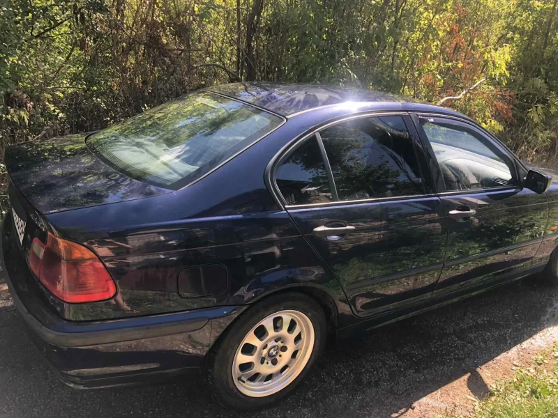 BMW 320 Седан, снимка 11 - Автомобили и джипове - 52621185