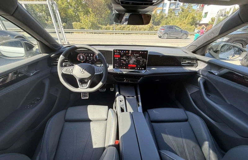 VW Passat 2.0 TDI R Line Ergo Active, снимка 11 - Автомобили и джипове - 51819091