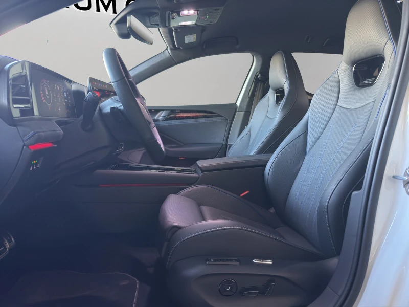 VW Passat 2.0 TDI R Line Ergo Active, снимка 9 - Автомобили и джипове - 51819091