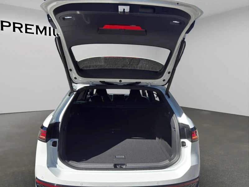 VW Passat 2.0 TDI R Line Ergo Active, снимка 16 - Автомобили и джипове - 51819091