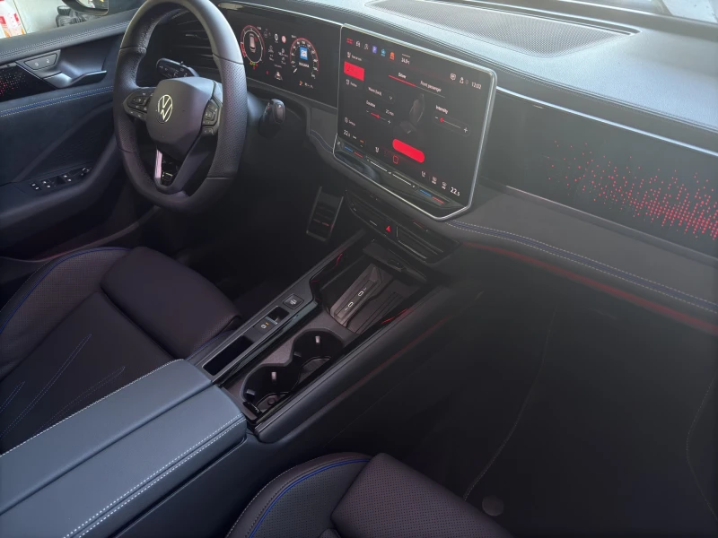 VW Passat 2.0 TDI R Line Ergo Active, снимка 13 - Автомобили и джипове - 51819091