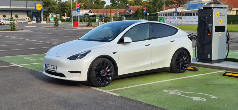 Tesla Model Y Preformance, снимка 7 - Автомобили и джипове - 52657176