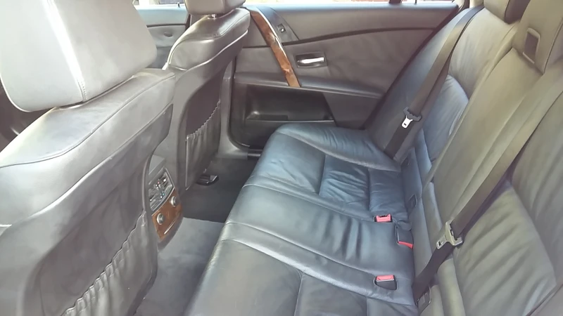 BMW 530 xi/Limited edition!, снимка 10 - Автомобили и джипове - 52353309
