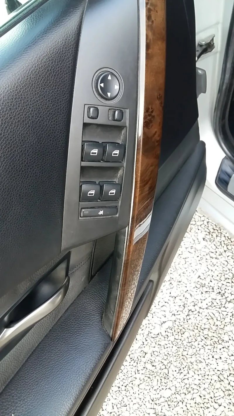 BMW 530 xi/Limited edition!, снимка 15 - Автомобили и джипове - 52353309