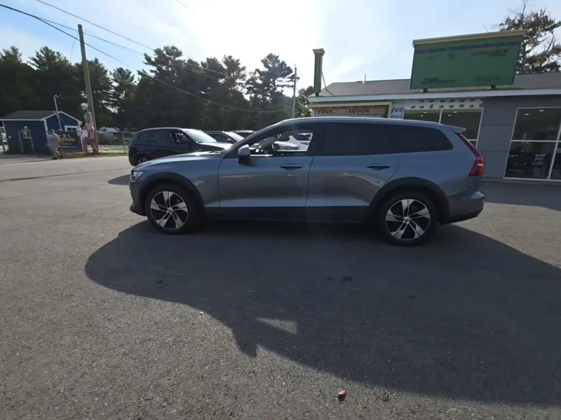 Volvo V60 Cross Country T5, снимка 5 - Автомобили и джипове - 52427657