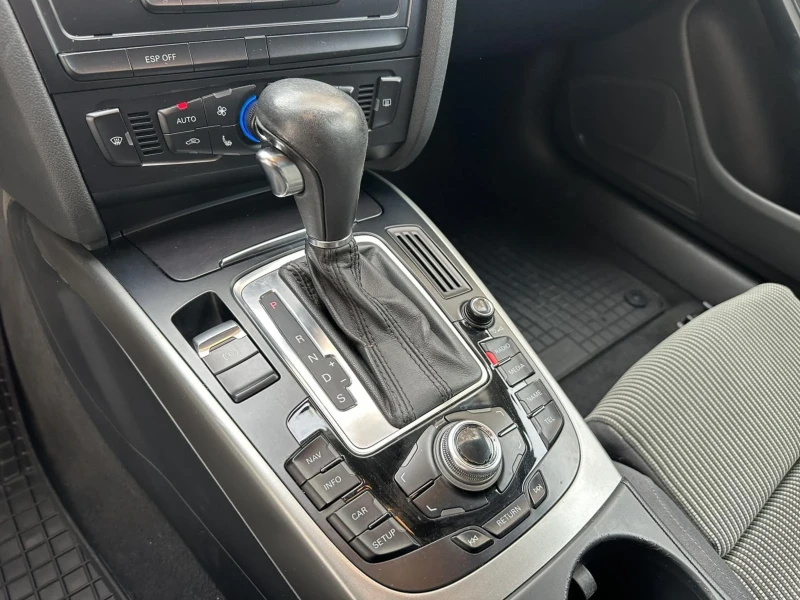 Audi A5 3.0TDI / РЕГИСТРИРАН  / ПОДГРЕВ , снимка 12 - Автомобили и джипове - 52445927