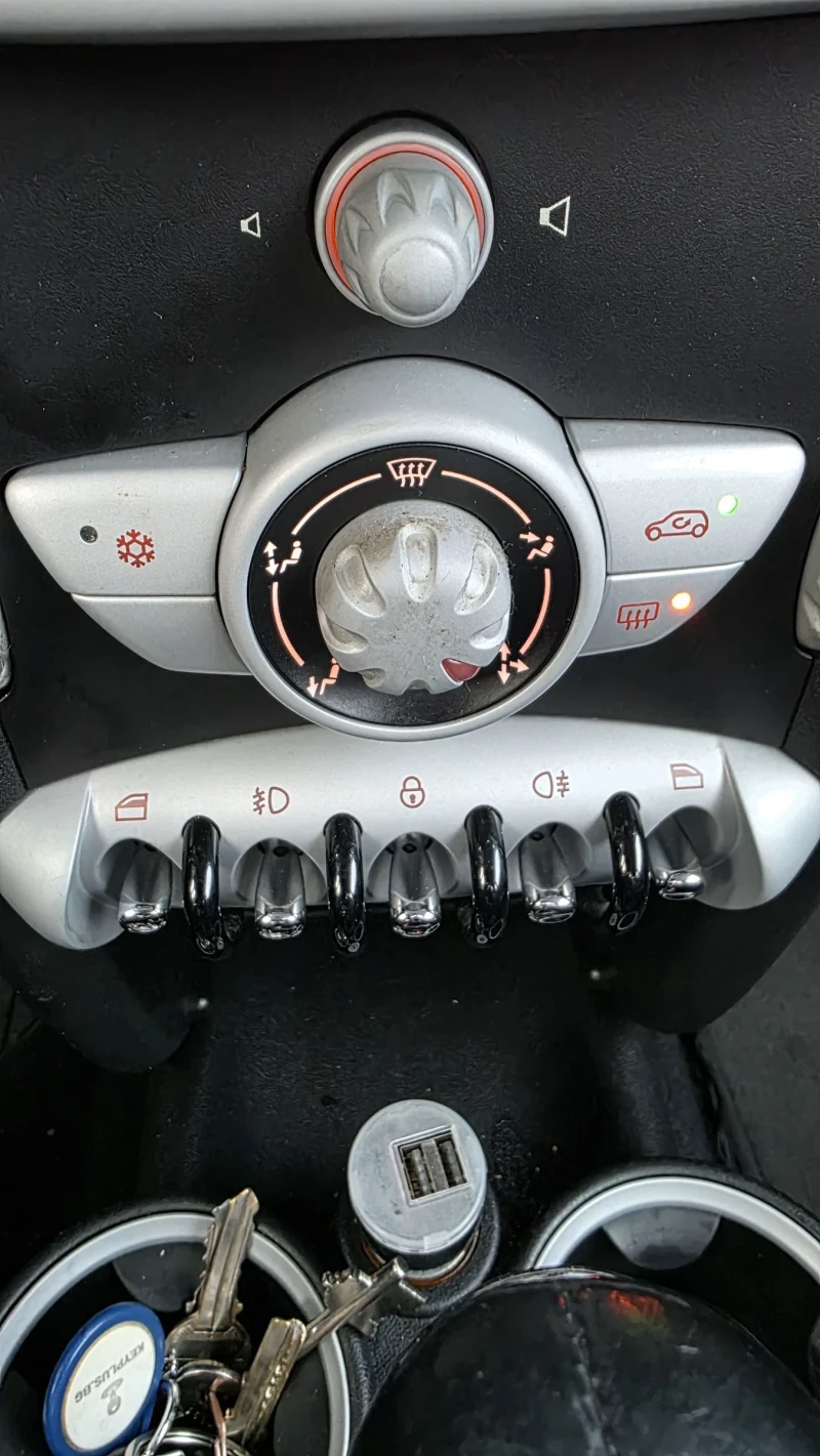 Mini One R56, снимка 15 - Автомобили и джипове - 52621770