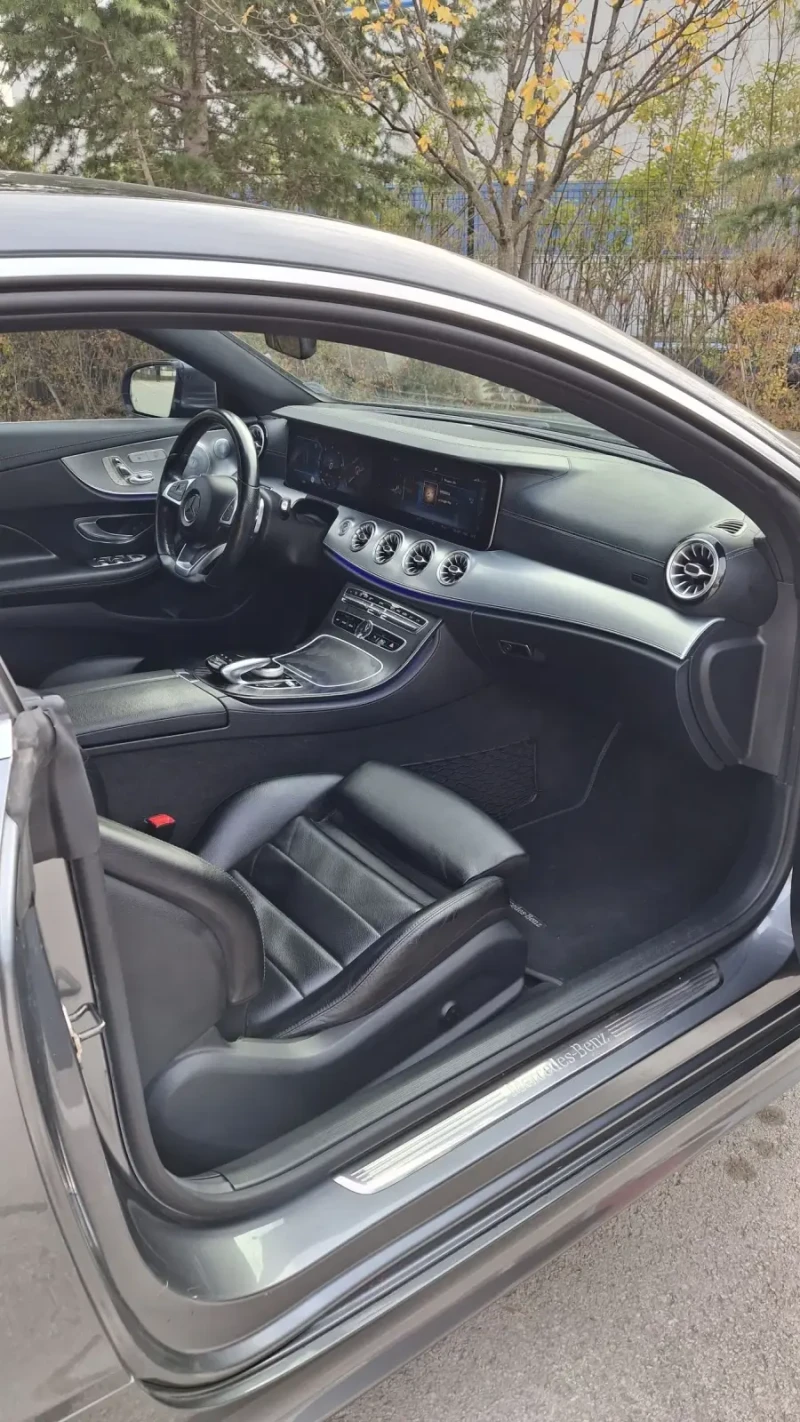 Mercedes-Benz E 220 AMG 4MATIC, снимка 9 - Автомобили и джипове - 52728647