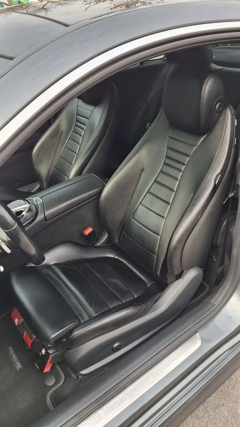 Mercedes-Benz E 220 AMG 4MATIC, снимка 10 - Автомобили и джипове - 52728647