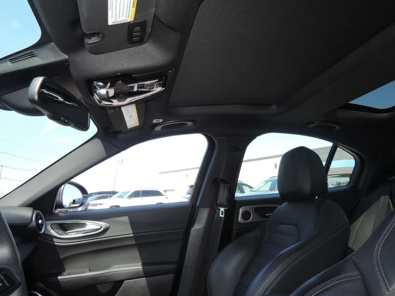 Alfa Romeo Giulia * CARFAX * ЦЕНА ДО БГ, снимка 15 - Автомобили и джипове - 53108316