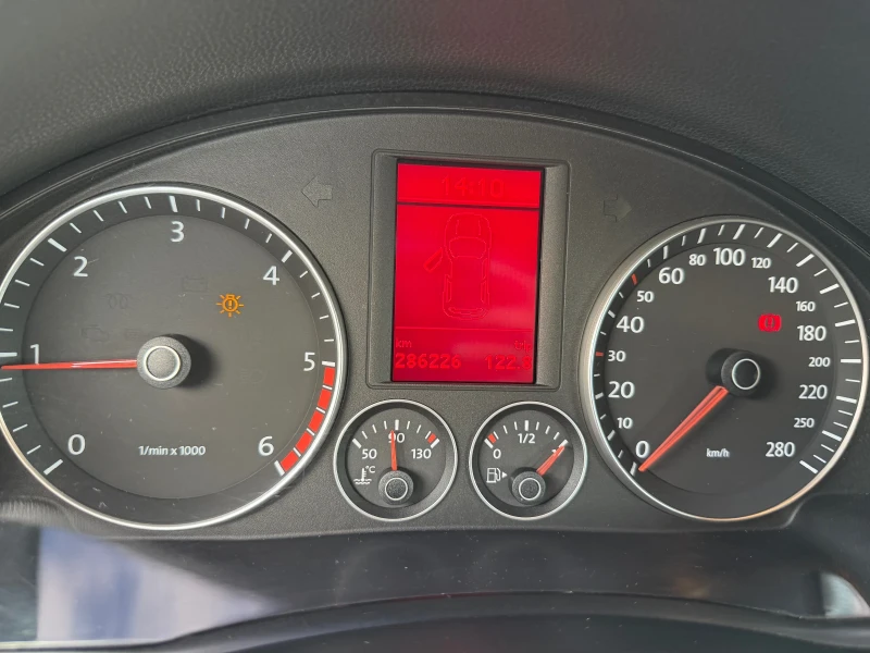 VW Scirocco 2.0 TDI/140 к.с., снимка 10 - Автомобили и джипове - 53524661