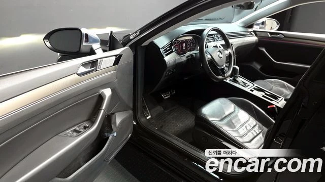 VW Arteon 2.0TDI | DIGITAL| ОБДУХ| DIST| HEAD UP| ПАРНОРАМА, снимка 4 - Автомобили и джипове - 55887282