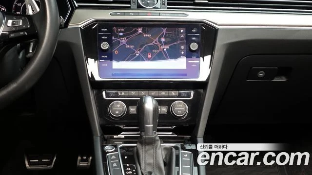 VW Arteon 2.0TDI | DIGITAL| ОБДУХ| DIST| HEAD UP| ПАРНОРАМА, снимка 10 - Автомобили и джипове - 55887282