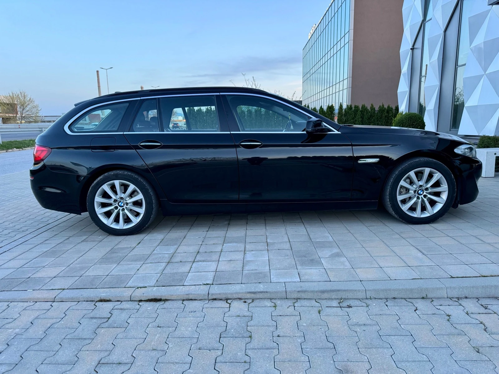 BMW 530 XD-COMFORT-ПАМЕТ-НАВИ-ЕЛ.БАГАЖНИК- - изображение 4