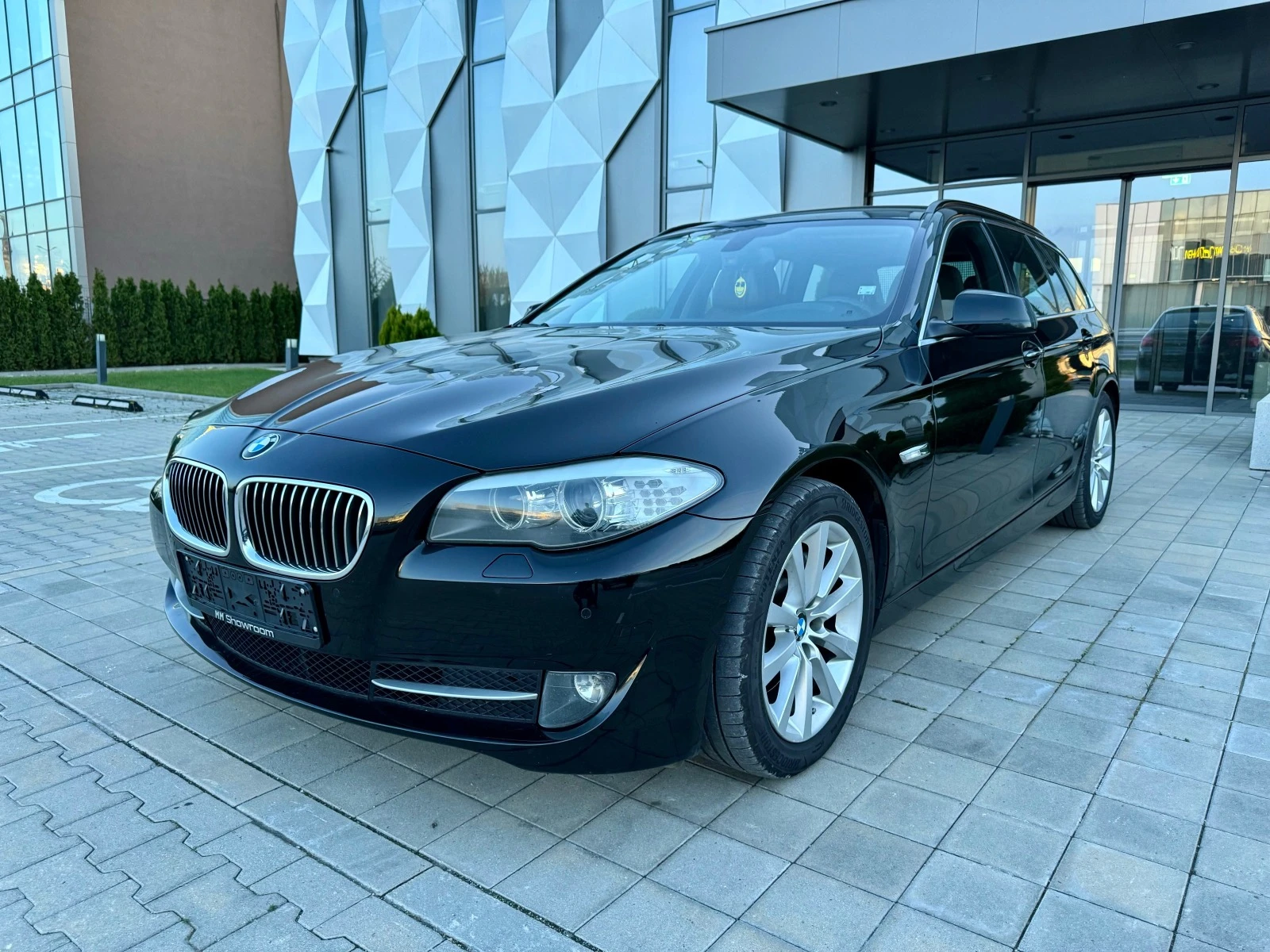 BMW 530 XD-COMFORT-ПАМЕТ-НАВИ-ЕЛ.БАГАЖНИК- - [1] 