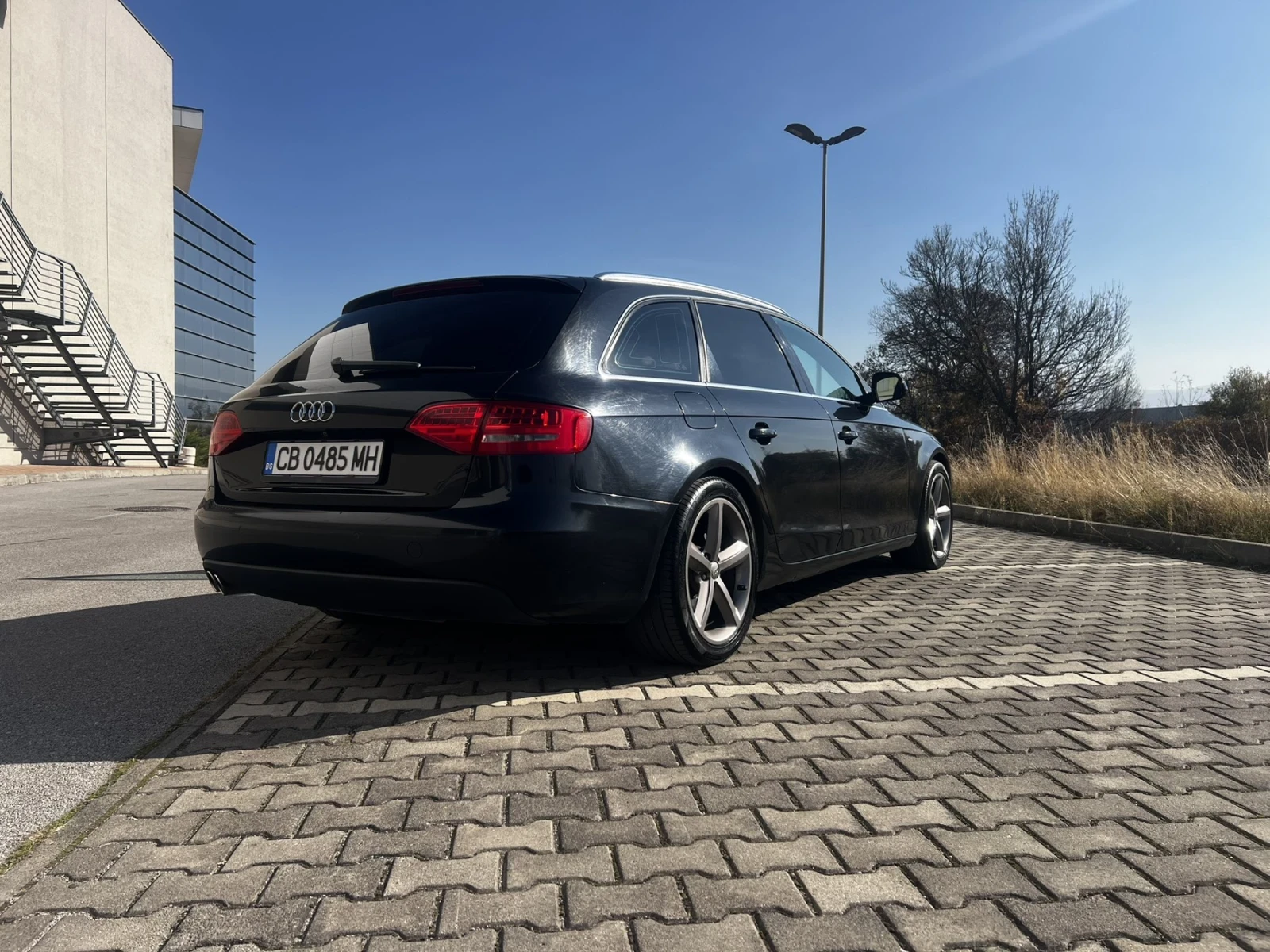 Audi A4 AVANT S-LINE - изображение 6