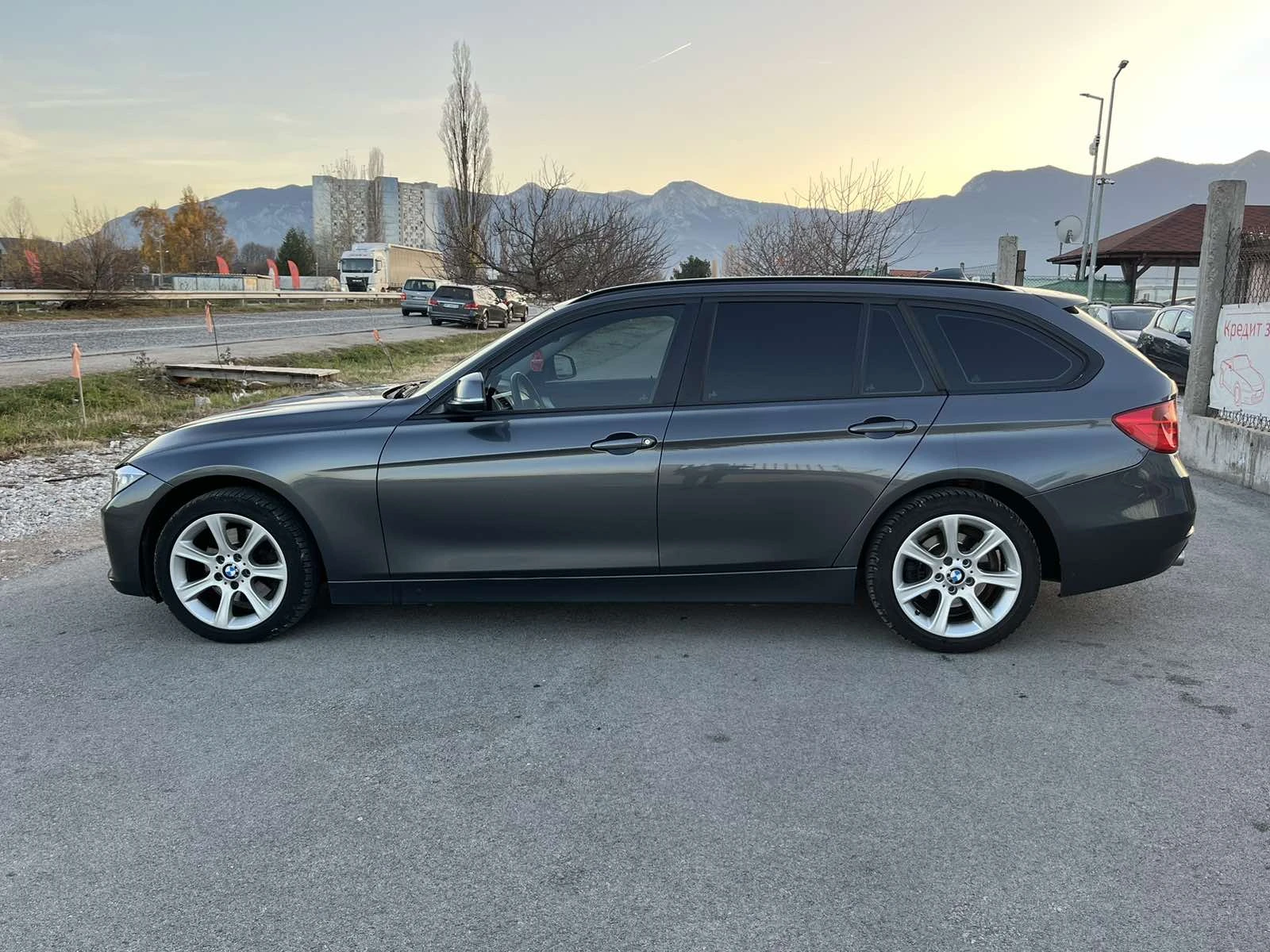 BMW 320 X-DRIVE 2.0TDI 184кс NAVI РЕГИСТРИРАНО ОБСЛУЖЕНО - изображение 6