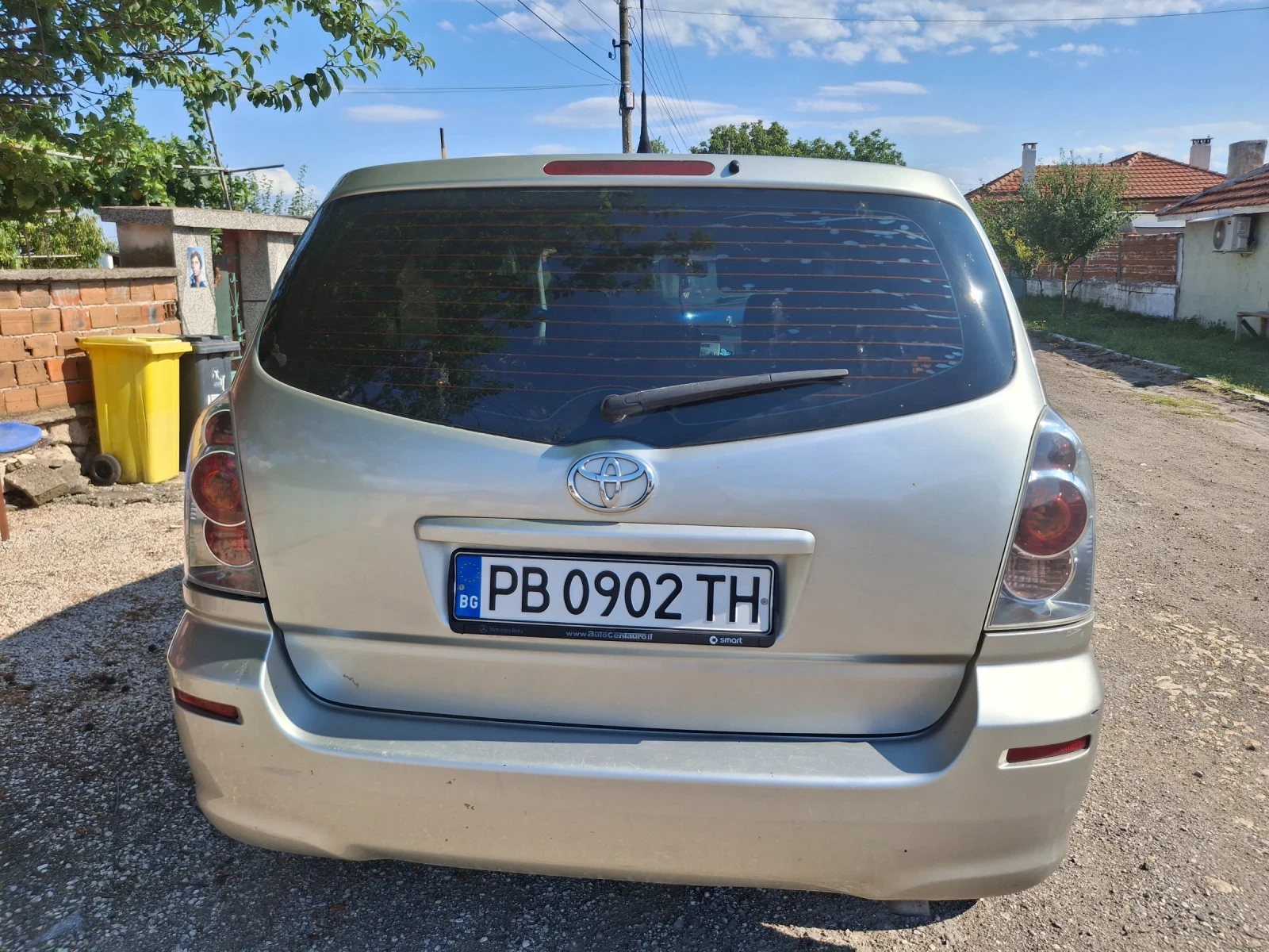 Toyota Corolla verso 2.2 - изображение 6