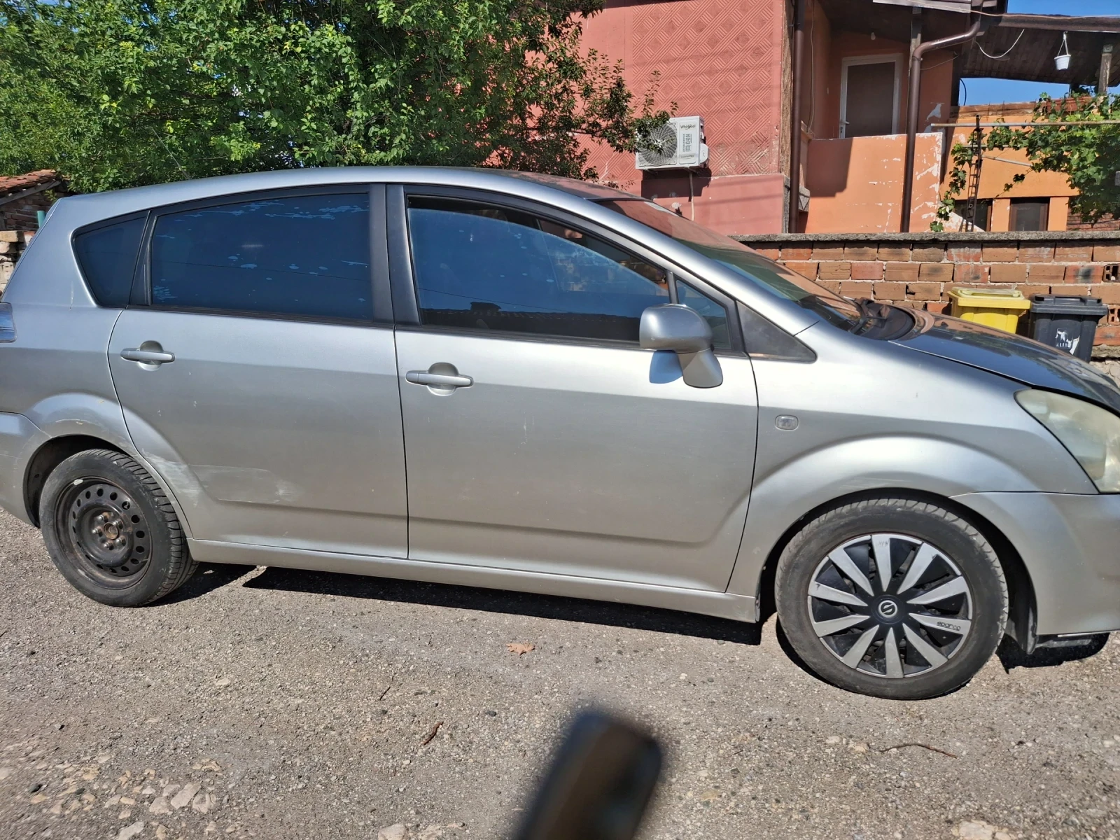 Toyota Corolla verso 2.2 - изображение 2