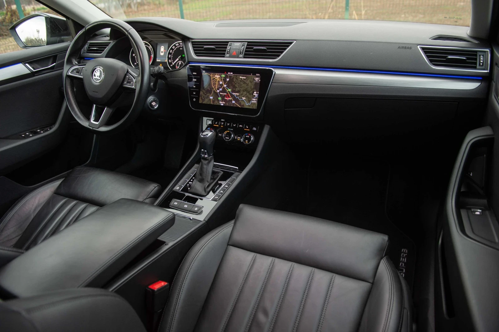 Skoda Superb AmbientLight, Park assist, distronic  - изображение 7