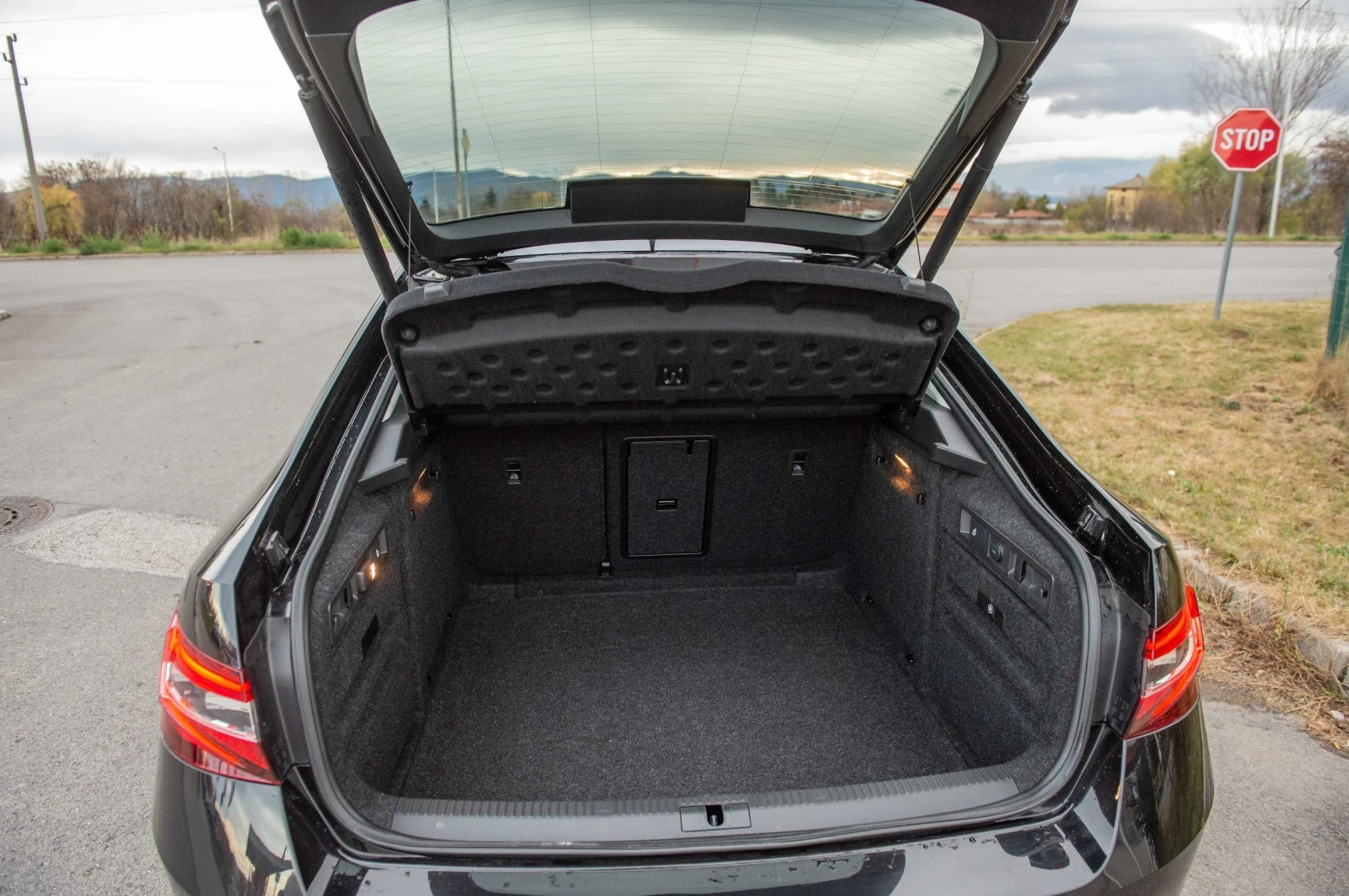 Skoda Superb AmbientLight, Park assist, distronic  | Mobile.bg � ����������� 12