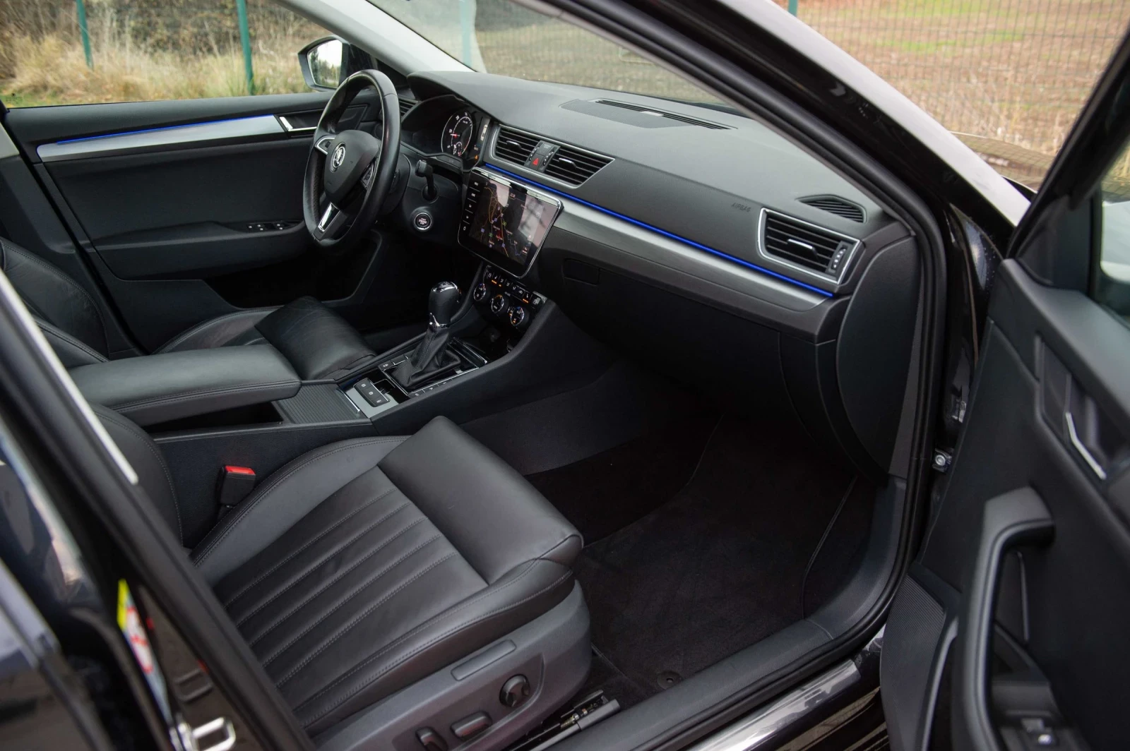 Skoda Superb AmbientLight, Park assist, distronic  - изображение 9