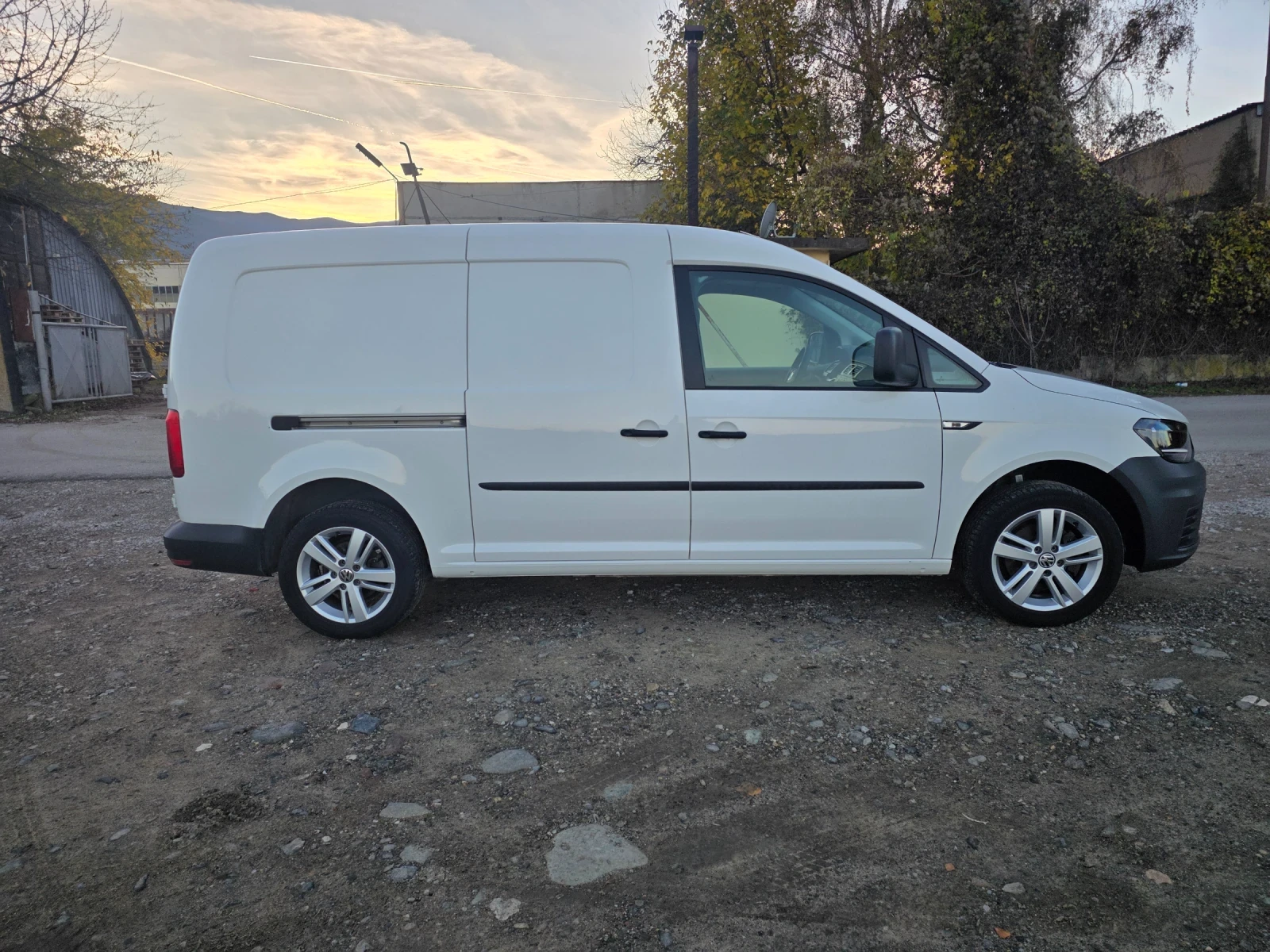 VW Caddy 1.4 I / TURBO/METAN - изображение 4