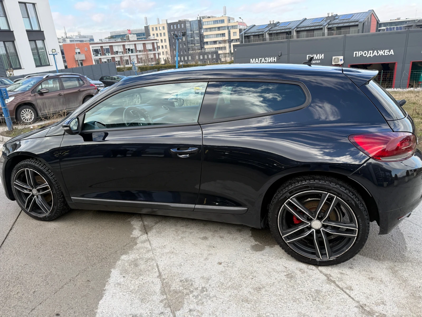 VW Scirocco 2.0 TDI/140 к.с. - изображение 4