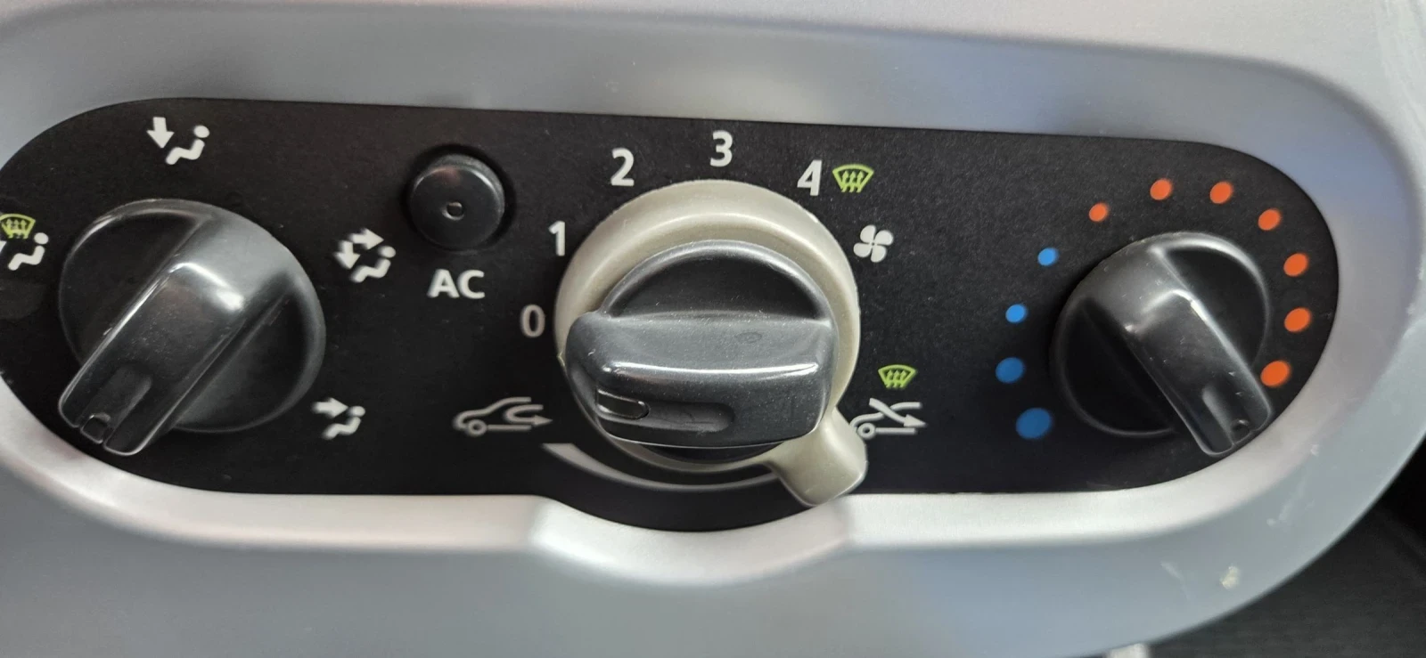 Dacia Sandero 1.4  MPI | Mobile.bg � ����������� 8