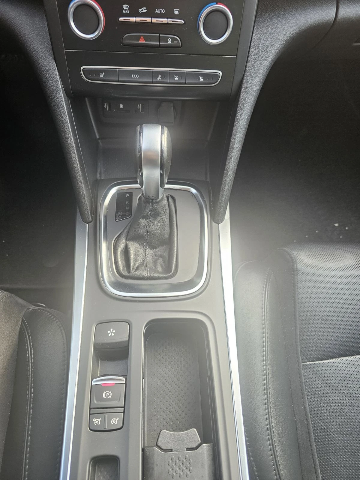 Renault Megane Energy dCi 115 к.с. дизел Stop&Start EDC6, снимка 9 - Автомобили и джипове - 54123853